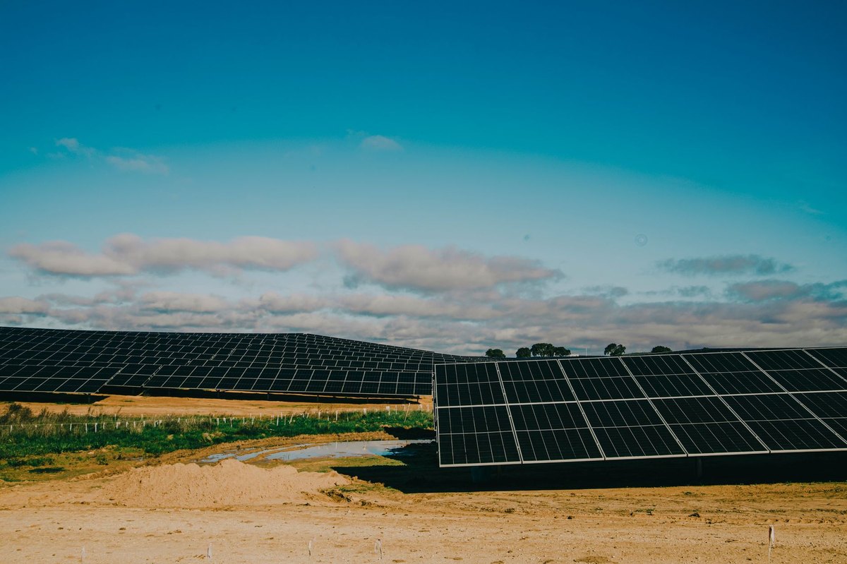 IEA'nın Ana Senaryosuna Göre, 2027'de Küresel Kurulu Güneş Enerjisi (Solar PV) Kapasitesi, Kurulu Kömür Kapasitesini Geçecek.