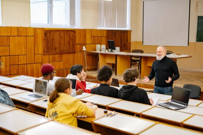 VR/AR-based Education Becomes Standard Across All Levels.