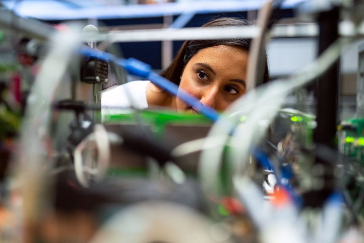 By 2033, Quantum Computers Will For The First Time Deliver A Measurable Computational Advantage Over Classical Supercomputers On A Commercial Industry Problem (Materials Design Or Drug Discovery).