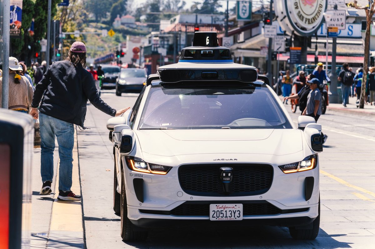 Seviye 4 Otonom Araçlar Belirli Şehirlerde Taksi Hizmeti Verir.