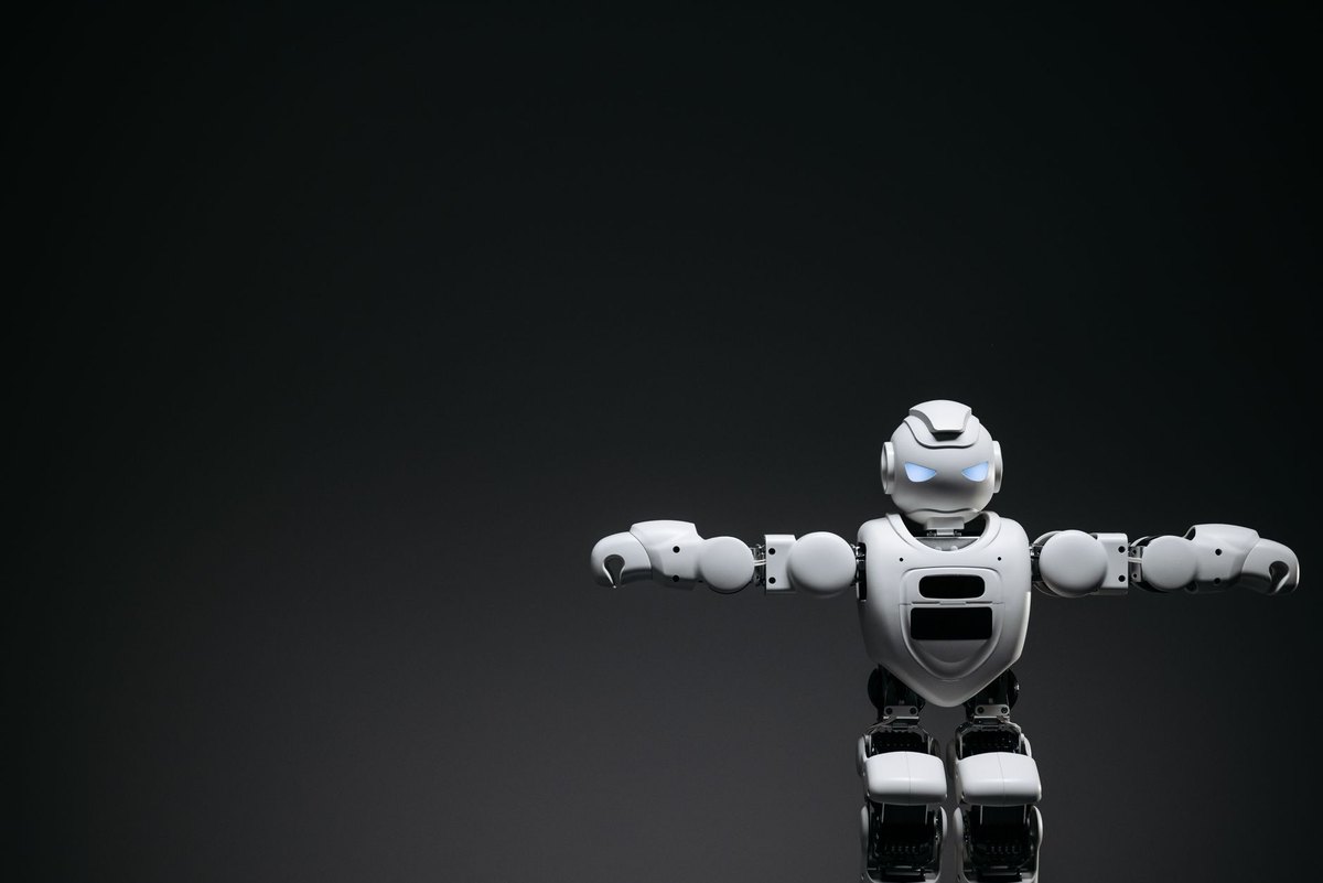Kuresel İnsansı Robot Yıllık Sevkiyati 2027'de 200.000 Adedi Gecer Ve Bunlarin Ezici Cogunlugu Fabrika Ve Depolarda Endustriyel İslerde Kullanilir.